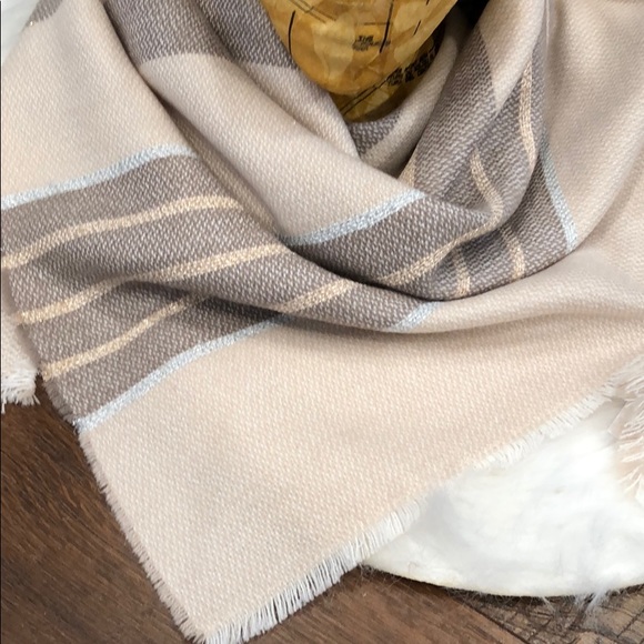 BP scarf - Picture 2 of 11